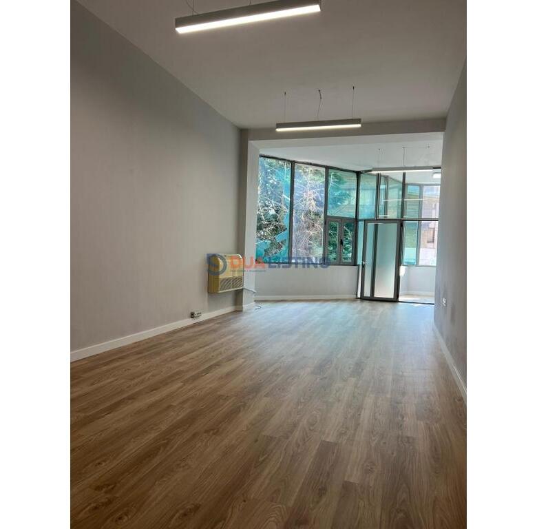 OFFICE FOR RENT AT KOMUNA E PARISIT NEAR EKRISTAL CENTER!