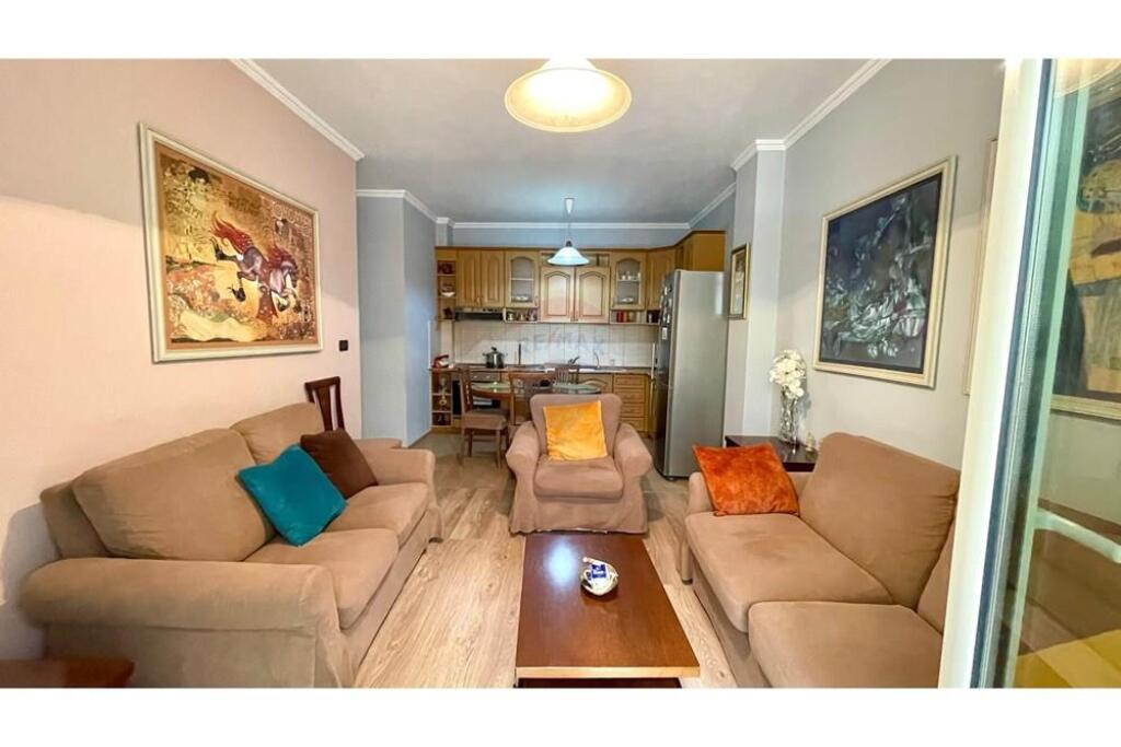 APARTAMENT 2+1 PER QIRA NE TIRANEN E RE