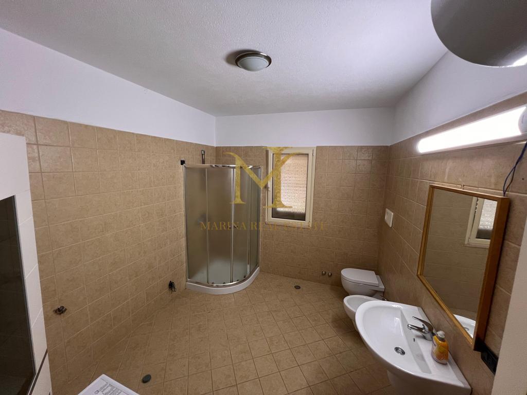 FOR RENT 3-STOREY VILLA IN SHIJAK !!