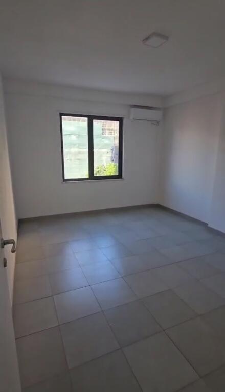 Office for Rent - Pazari i Ri, near Lincoln Center