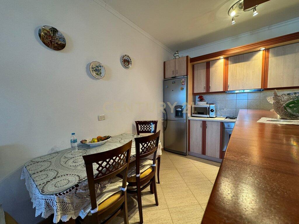 2+1+2t apartment for rent in the Center, Durres!