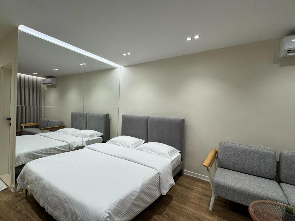 SHESIM 2 APARTAMNTE NE PAZARI I RI
