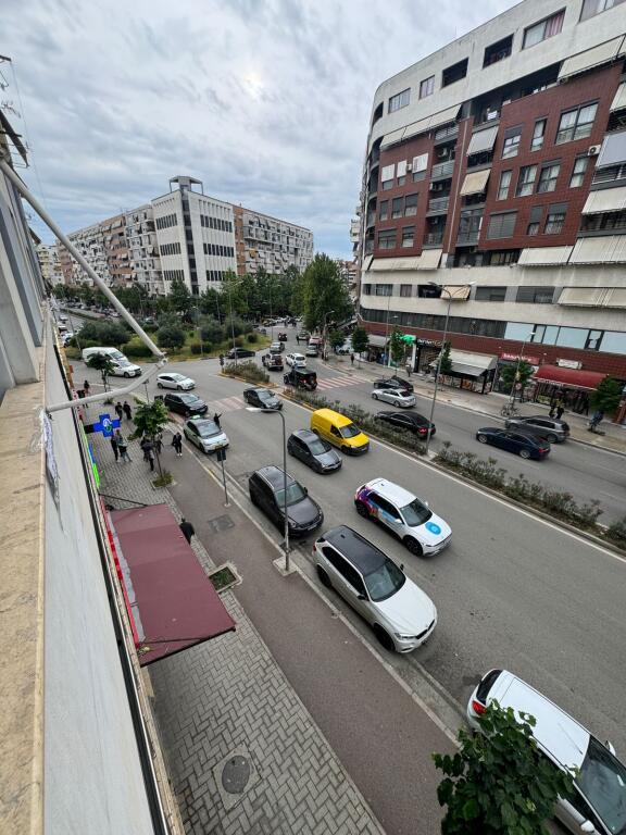 Apartament me qera astor
