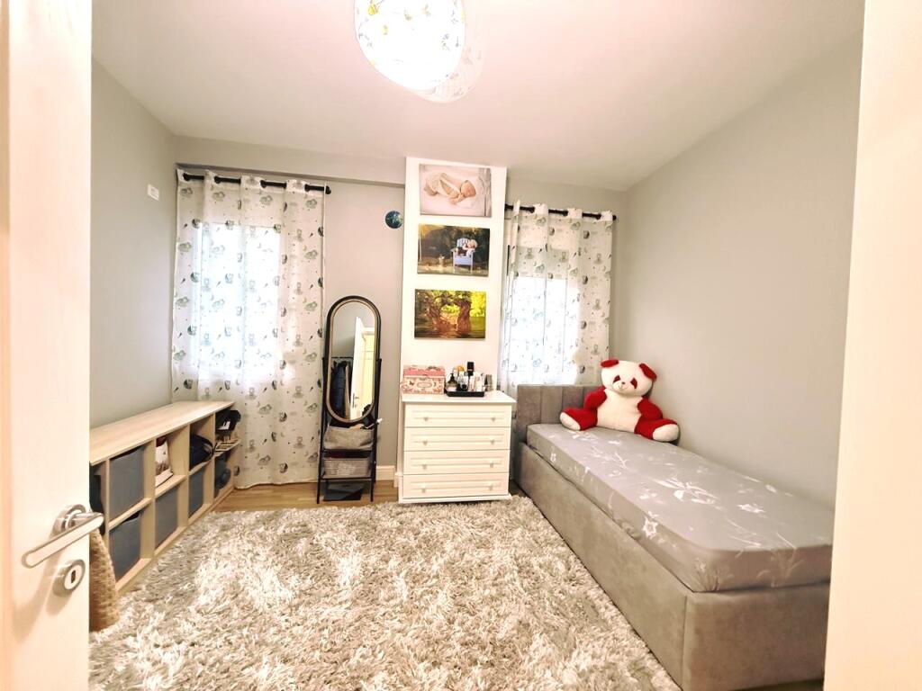 SHITET apartament 2+1 tek Liqeni i Thatë