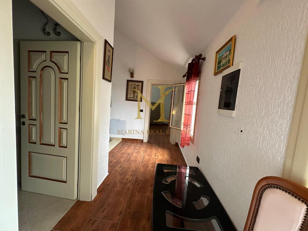 FOR RENT 3-STOREY VILLA IN SHIJAK !!
