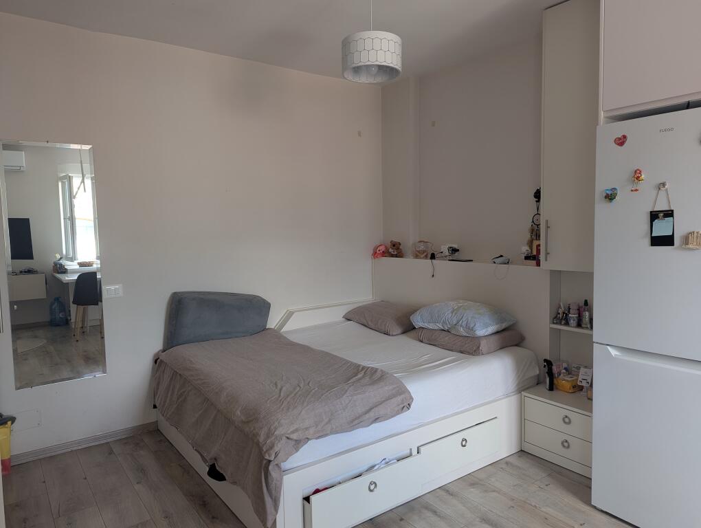 Smart Studio + Piccolo Ufficio in Affitto – Nuovo Bazaar, Tirana
