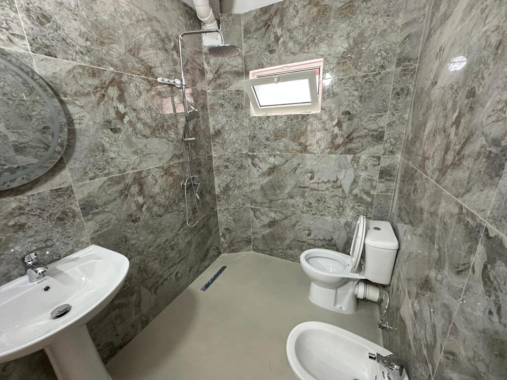 SHITET APARTAMENT 1+1 PRANE STADIUMIT