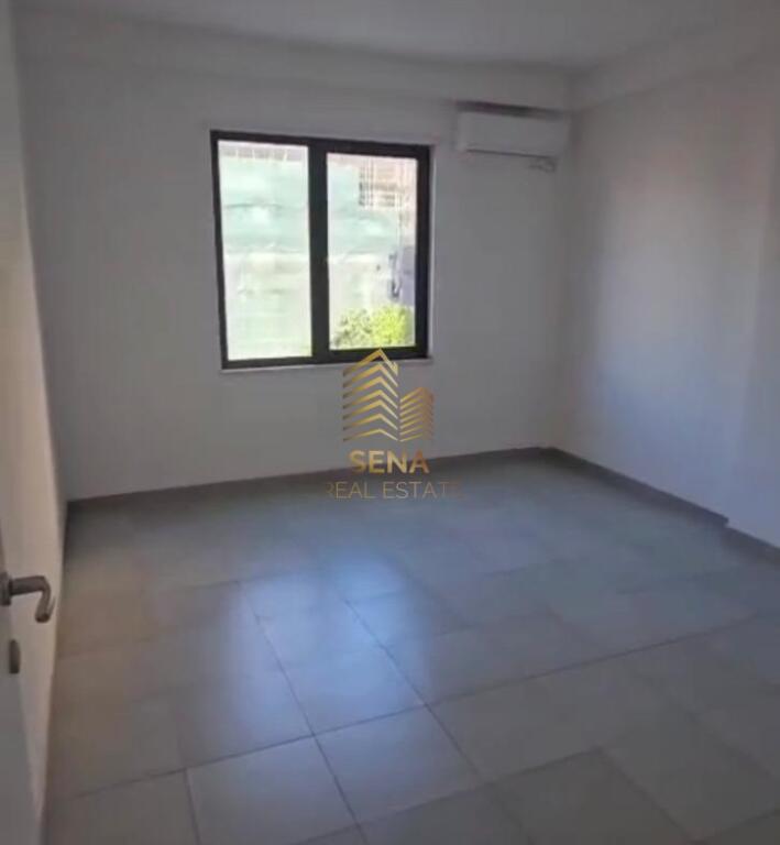 Qira, Ambient per zyra, 2+1+2 bllk + Post Parkimi, Pazar i Ri