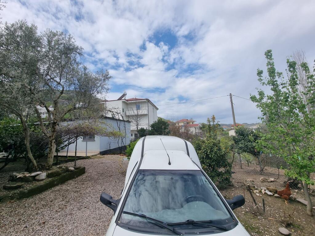 House with 1400 square meters of land for sale 5 minutes from TEG