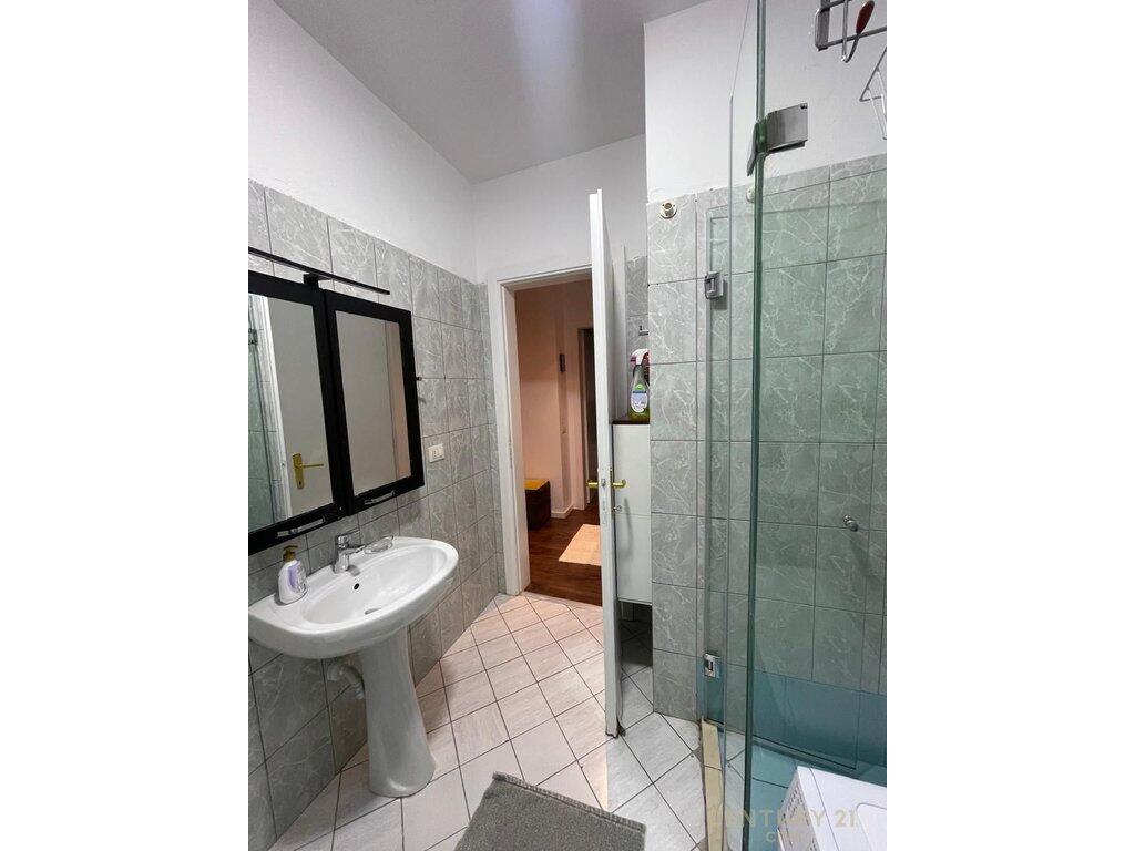 Apartament 1+1 për shitje te Xhamia e Tabakeve