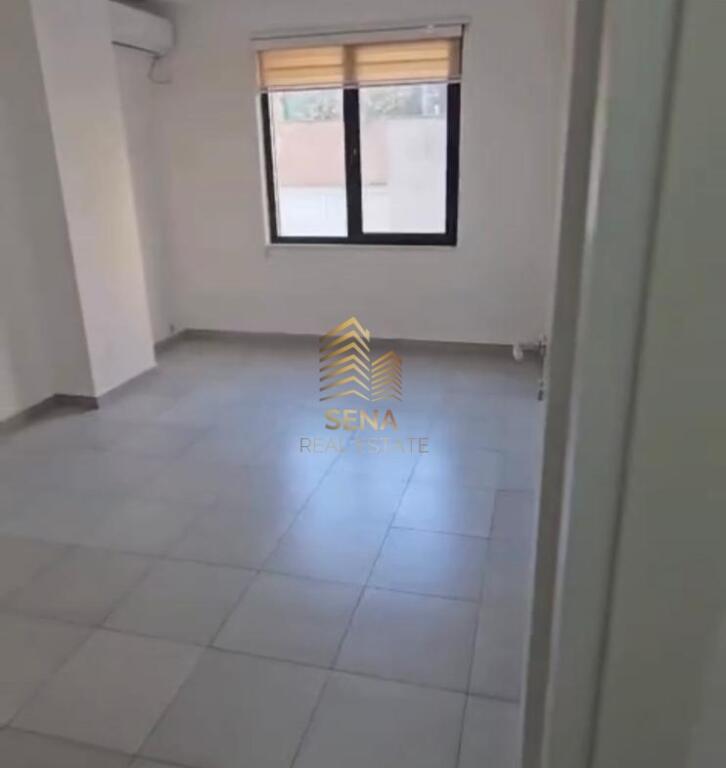 Qira, Ambient per zyra, 2+1+2 bllk + Post Parkimi, Pazar i Ri