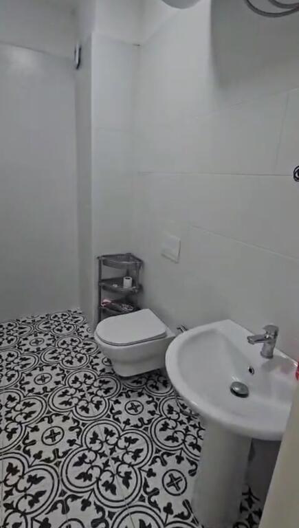 Office for Rent - Pazari i Ri, near Lincoln Center