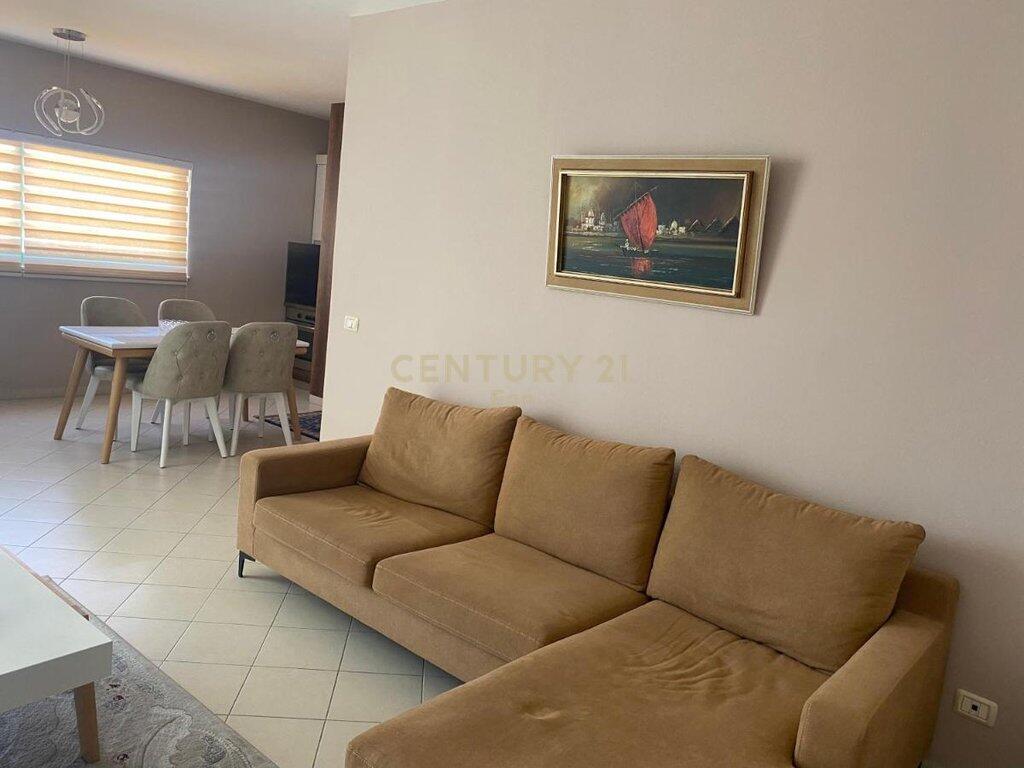 Apartament i Bollshëm 2+1+2 për Qira në Vollga, Durrës!