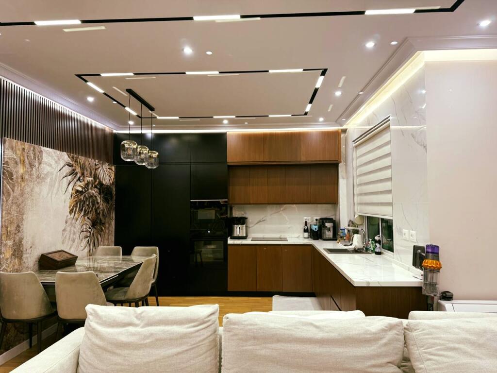 SHITET apartament 2+1 tek Liqeni i Thatë