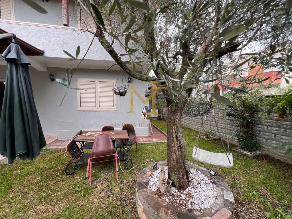 FOR RENT 3-STOREY VILLA IN SHIJAK !!