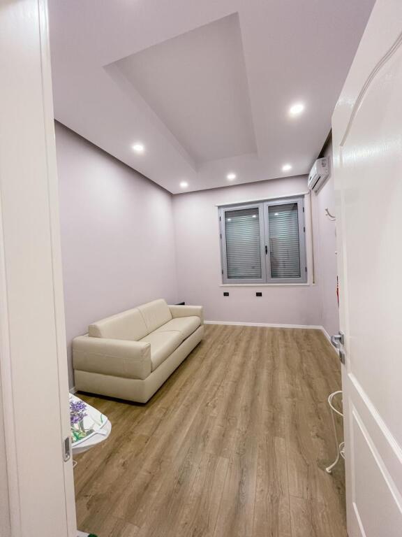 2+1 APARTMENT WITH PARKING FOR RENT, NEAR THE NEW MARKET