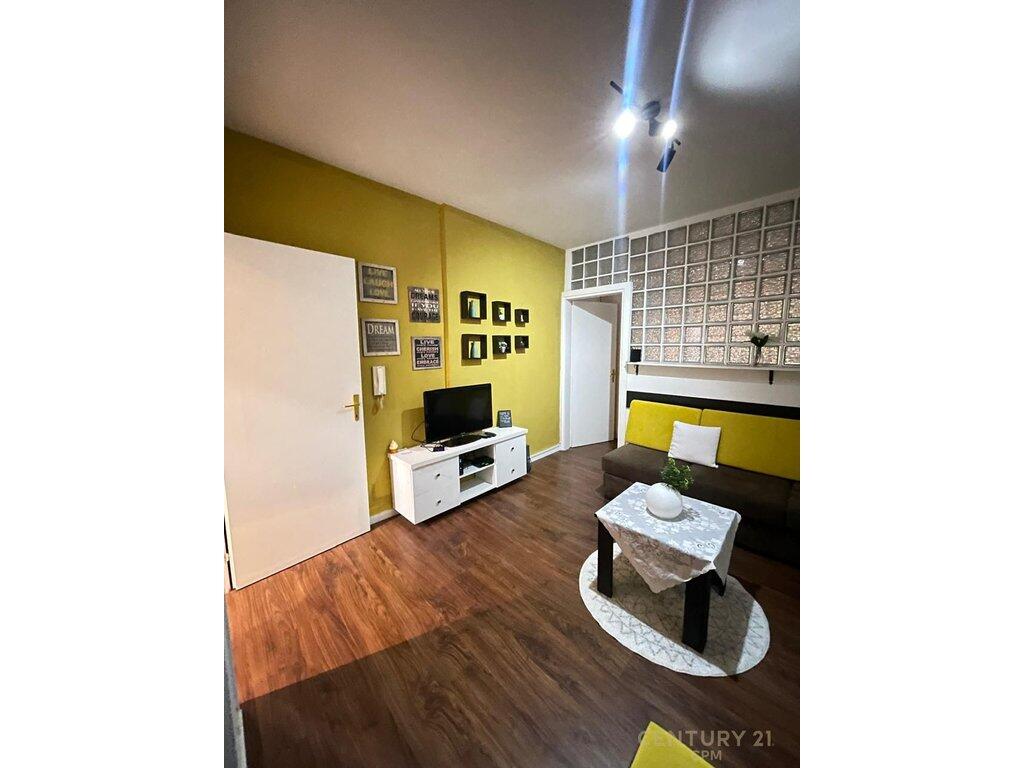 Apartament 1+1 për shitje te Xhamia e Tabakeve
