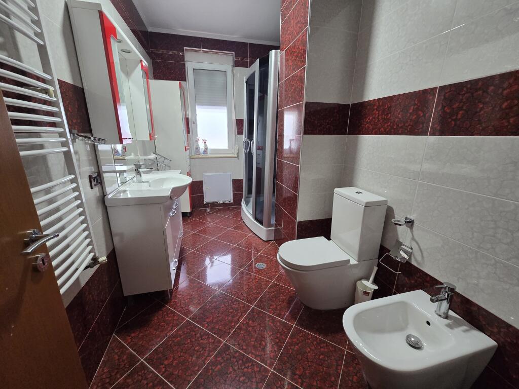 SHITET APARTAMENT 2+1 MINISTRIA E JASHTME