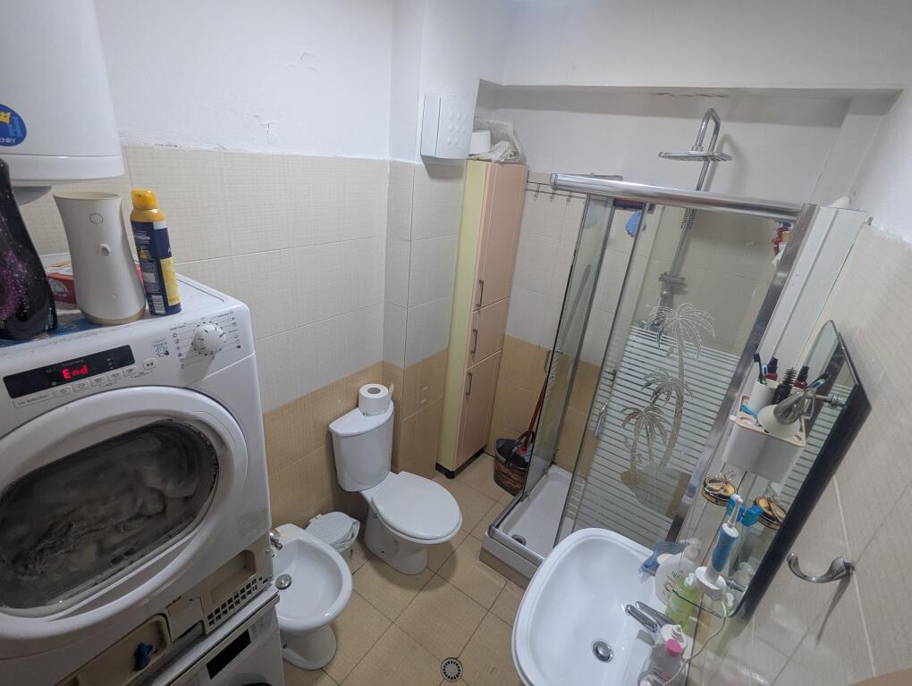 Smart Studio + Piccolo Ufficio in Affitto – Nuovo Bazaar, Tirana