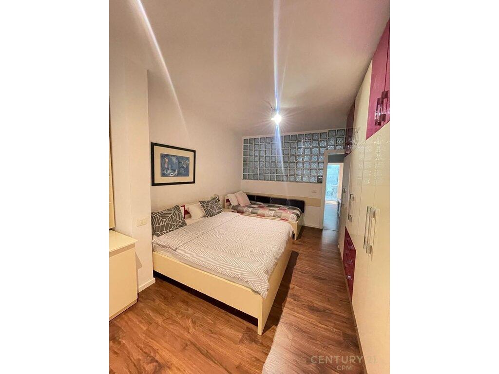Apartament 1+1 për shitje te Xhamia e Tabakeve