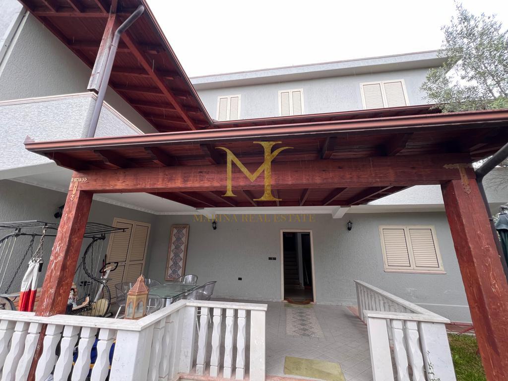 FOR RENT 3-STOREY VILLA IN SHIJAK !!