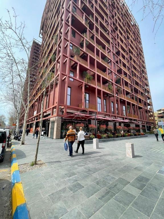 Super ambjent per zyra 2+1+2 tek Tirana Garden Building