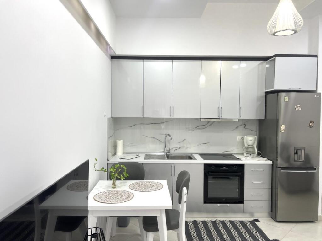 Super apartment 1+1 for rent at the Botanical Garden, with a view of the lake.