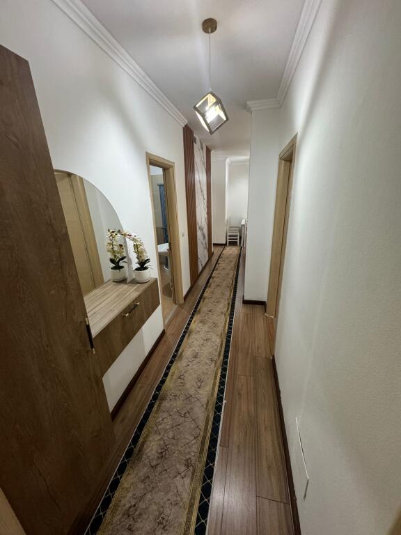 Apartament me qera astor