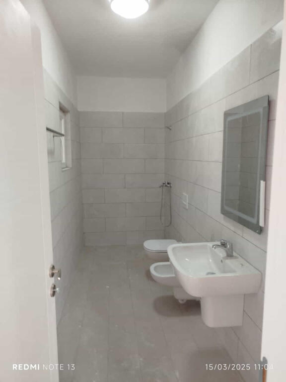 Ufficio in Affitto 2+1+2 al Bulevardi i Ri (ID BZ2619) Tirana