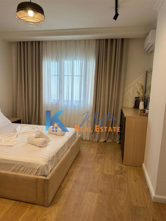 1+1 apartment for rent at Komuna e Parisit
