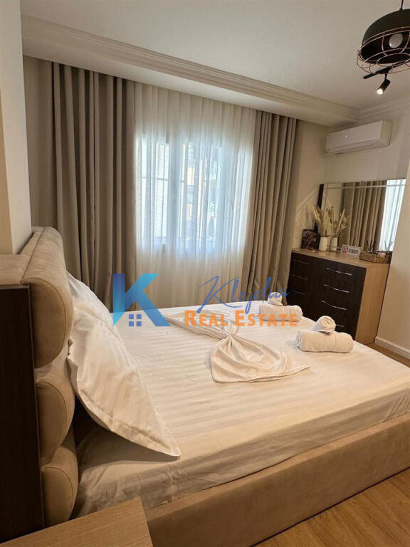1+1 apartment for rent at Komuna e Parisit
