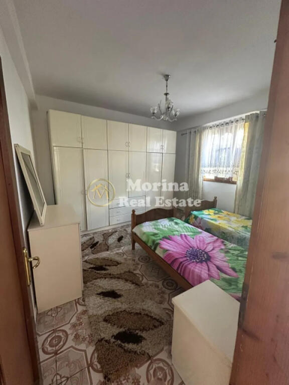 Qera, Shtepi Private 1+1, Mangalem