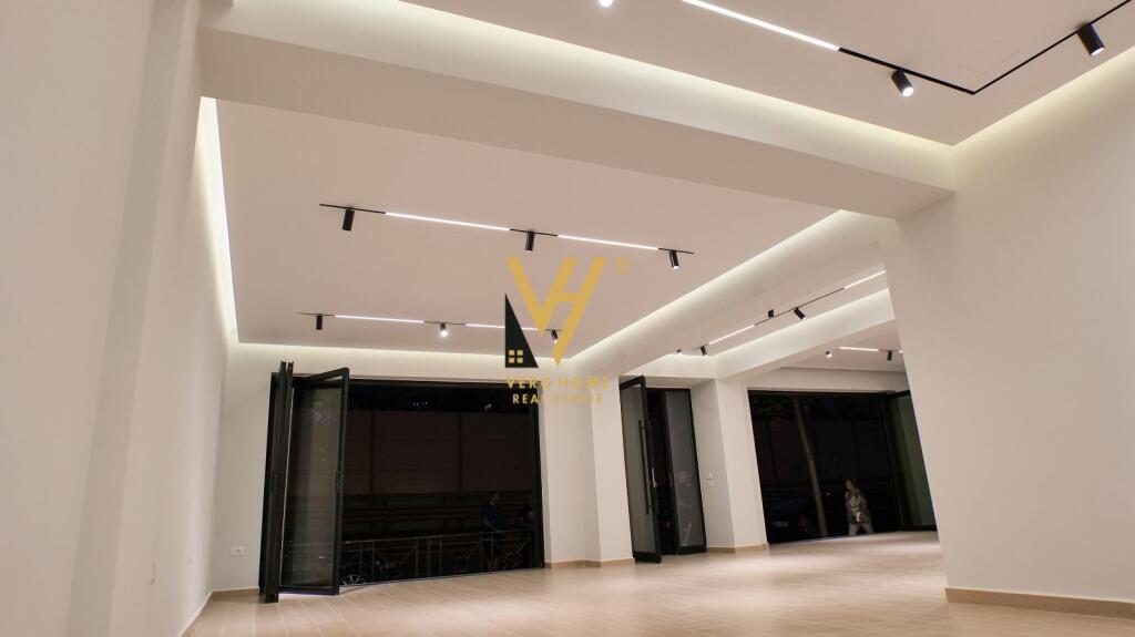 SHOP OF 130 M2 FOR RENT, PARISIT COMMUNE