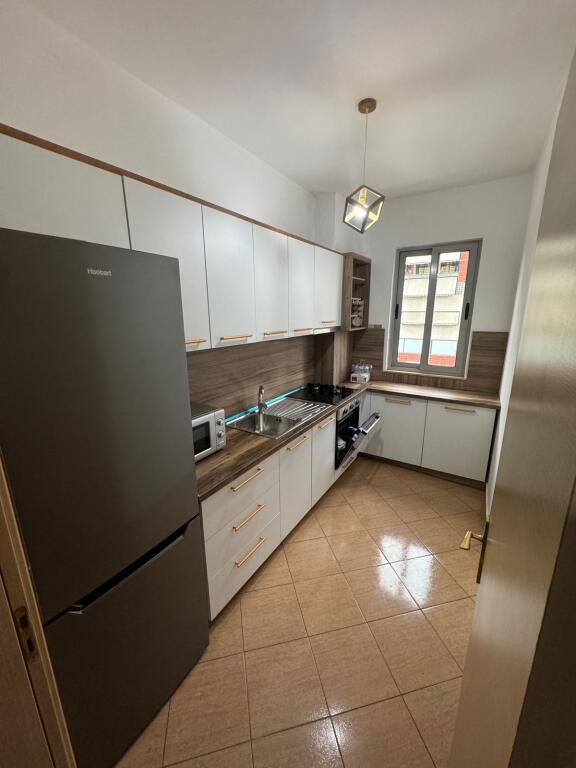 Apartament me qera astor