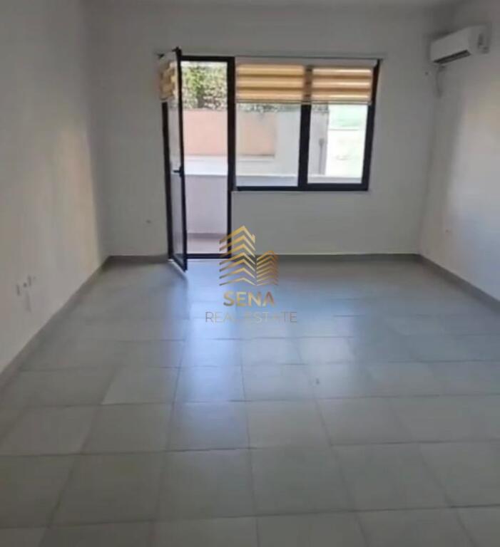 Qira, Ambient per zyra, 2+1+2 bllk + Post Parkimi, Pazar i Ri