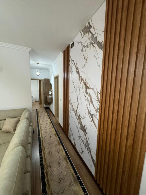 Apartament me qera astor