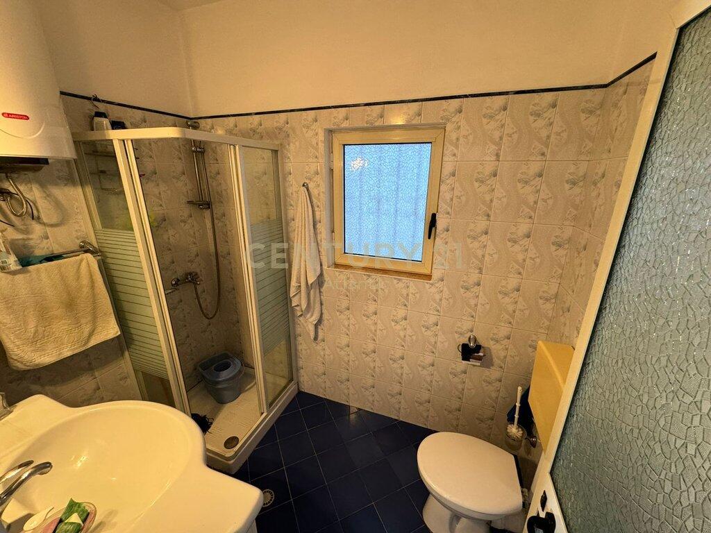 2+1+2t apartment for rent in the Center, Durres!