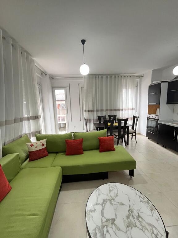 APARTAMENT 1+1 ME QIRA, RRUGA 5 MAJ