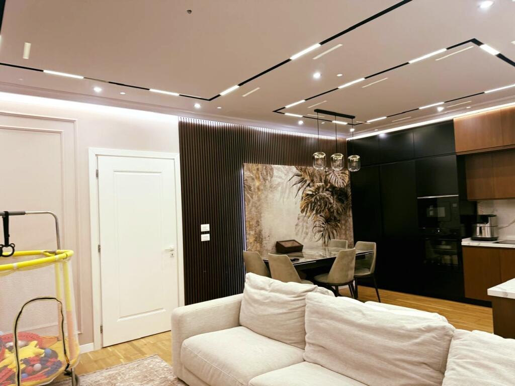 SHITET apartament 2+1 tek Liqeni i Thatë