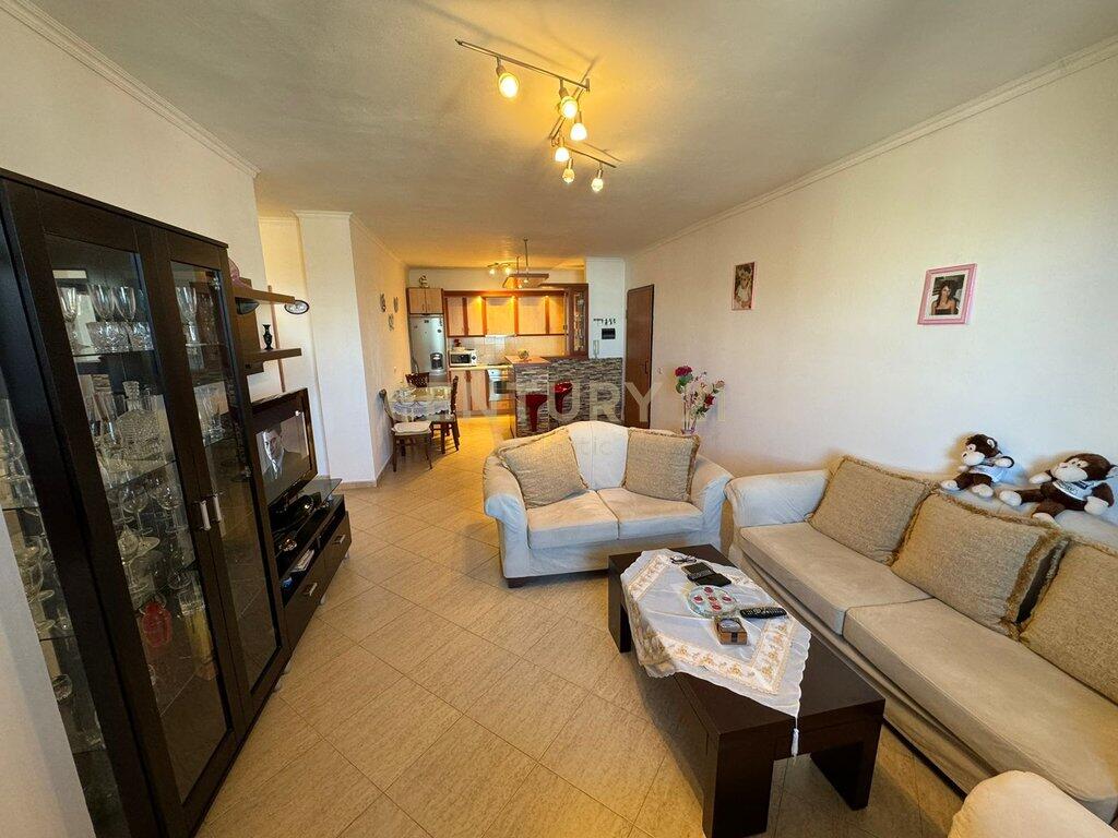 2+1+2t apartment for rent in the Center, Durres!