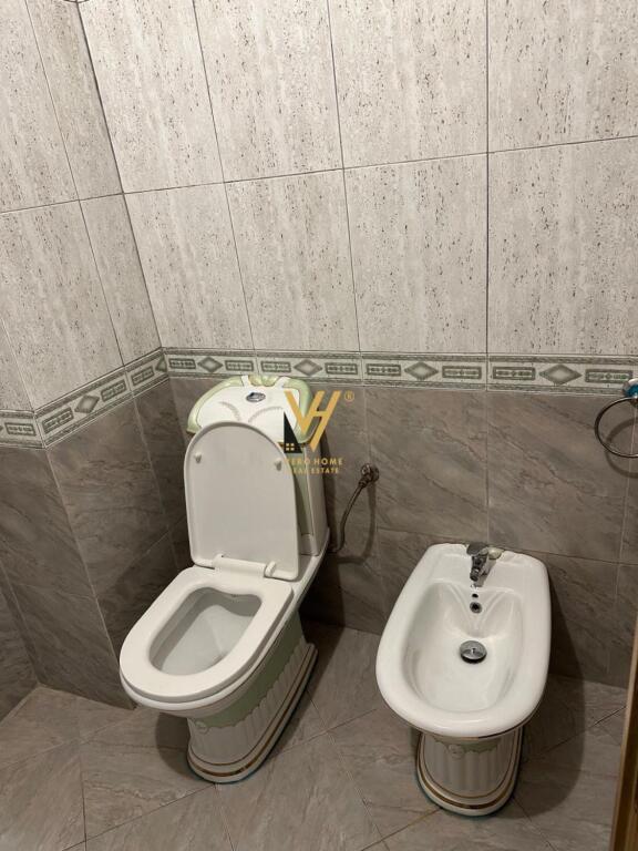 ZYRE 130 M2 ME QERA, ISH EKSPOZITA