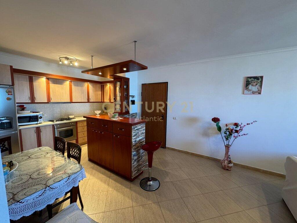 2+1+2t apartment for rent in the Center, Durres!