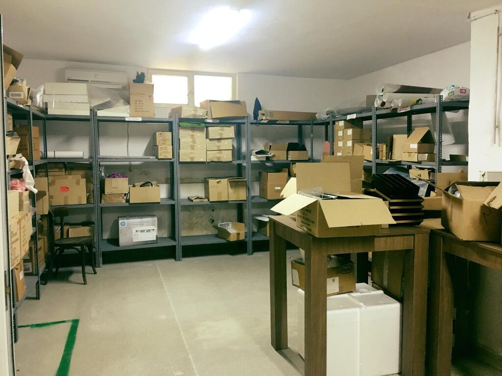 Shiten 2 AMBJENTE TREGTARE + 2 MAGAZINA + 2 GARAZHDE