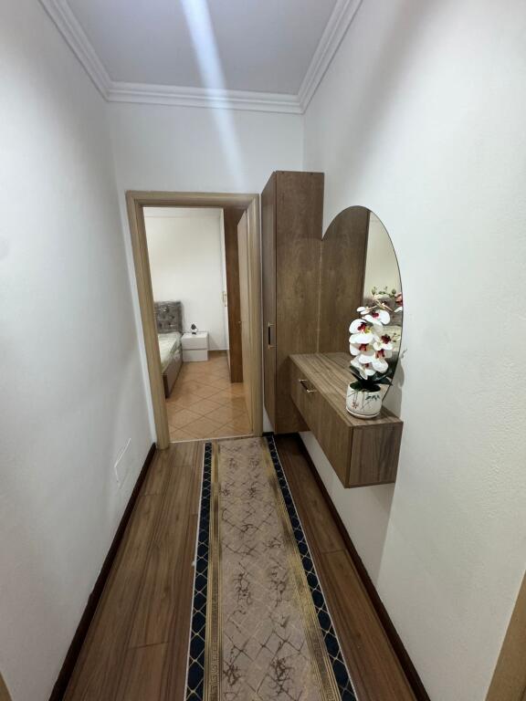 Apartament me qera astor