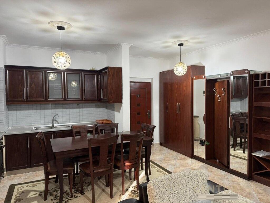 FOR RENT APARTMENT 3+1 IN FRESK NEAR SCHOOL 17 SHKURTI
