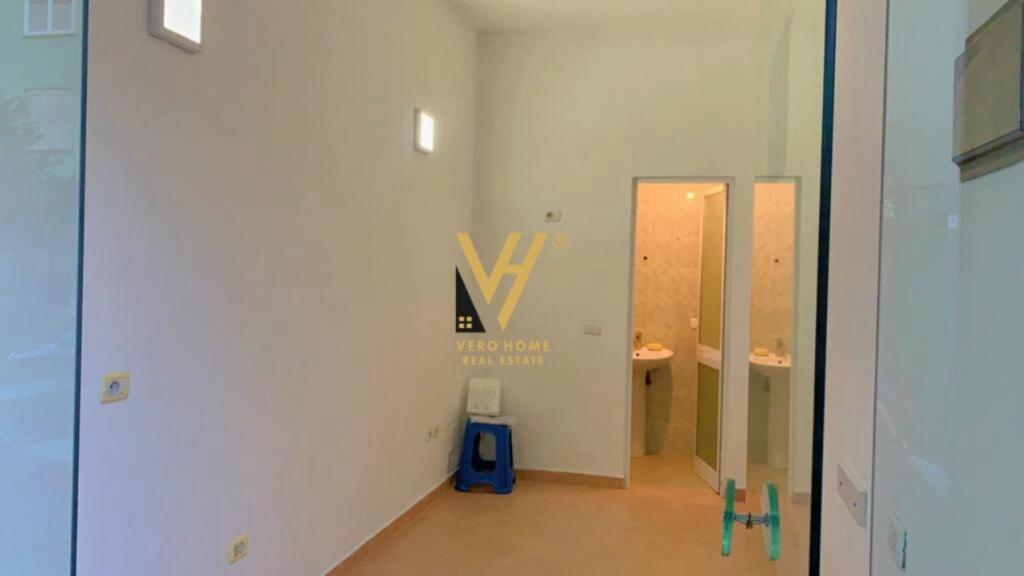 SHOP OF 16 M2 FOR RENT AT RR. MUJO ULQINAKU