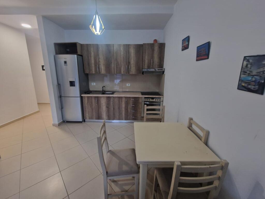 Apartament 1+1 për shitje pranë kompleksit Golden Park