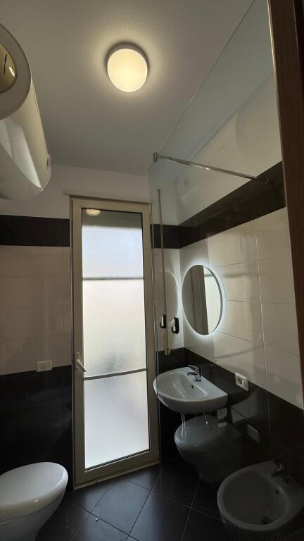 Apartament 2+1 me parkim për qira, LIQENI I THATE