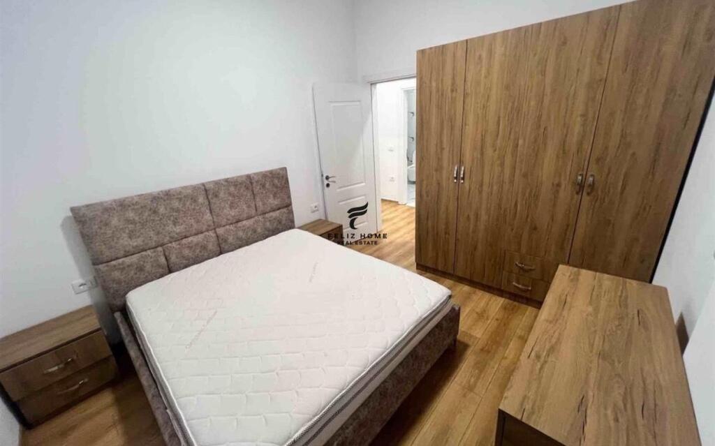 APARTAMENT ME QERA 2+1 KAMEZ