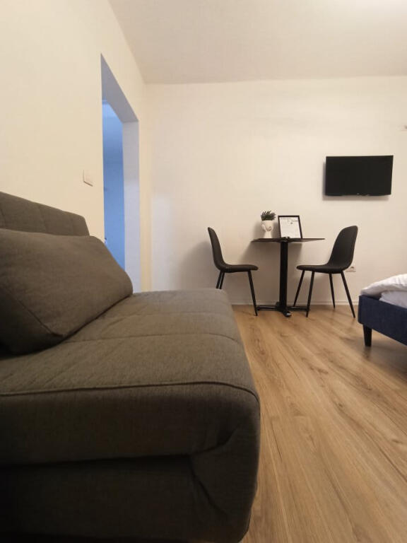 Garsoniere Me Qera Tek 21 Dhjetori (ID BG135) Tirane